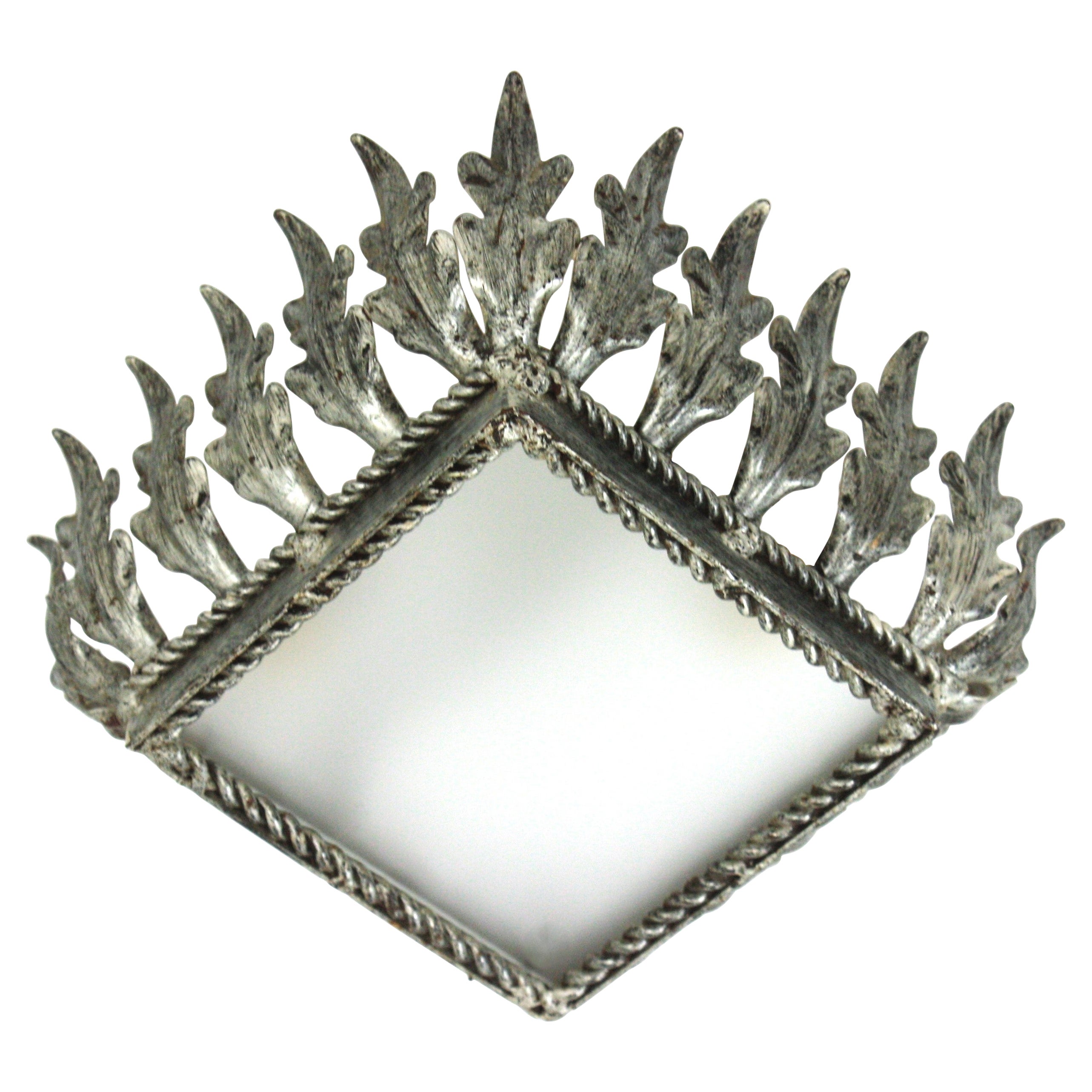Plafoniera Sunburst Leafed Crown, ferro argentato e vetro smerigliato in vendita