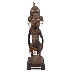 Papua-Neuguinea Polychromierte geschnitzte Figur
