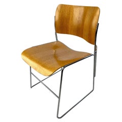 Silla apilable David Rowland 40/4 de madera curvada de los años 70 109 Disponible