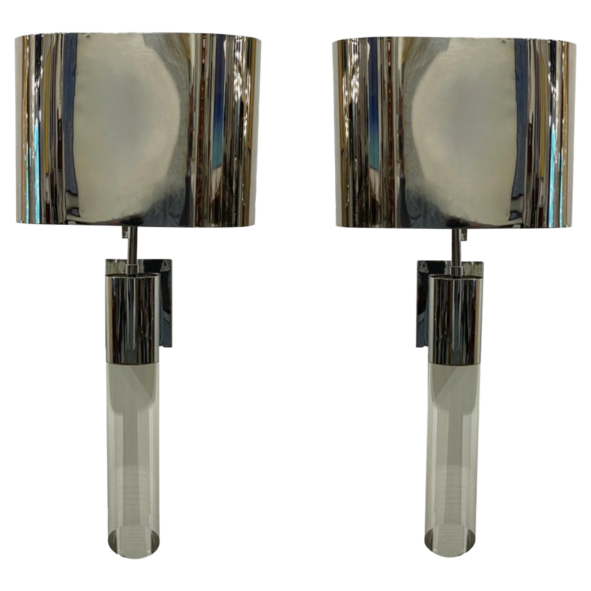 Amerikanische moderne Wandleuchten aus poliertem Stahl und Lucite, Karl Springer, Paar im Angebot