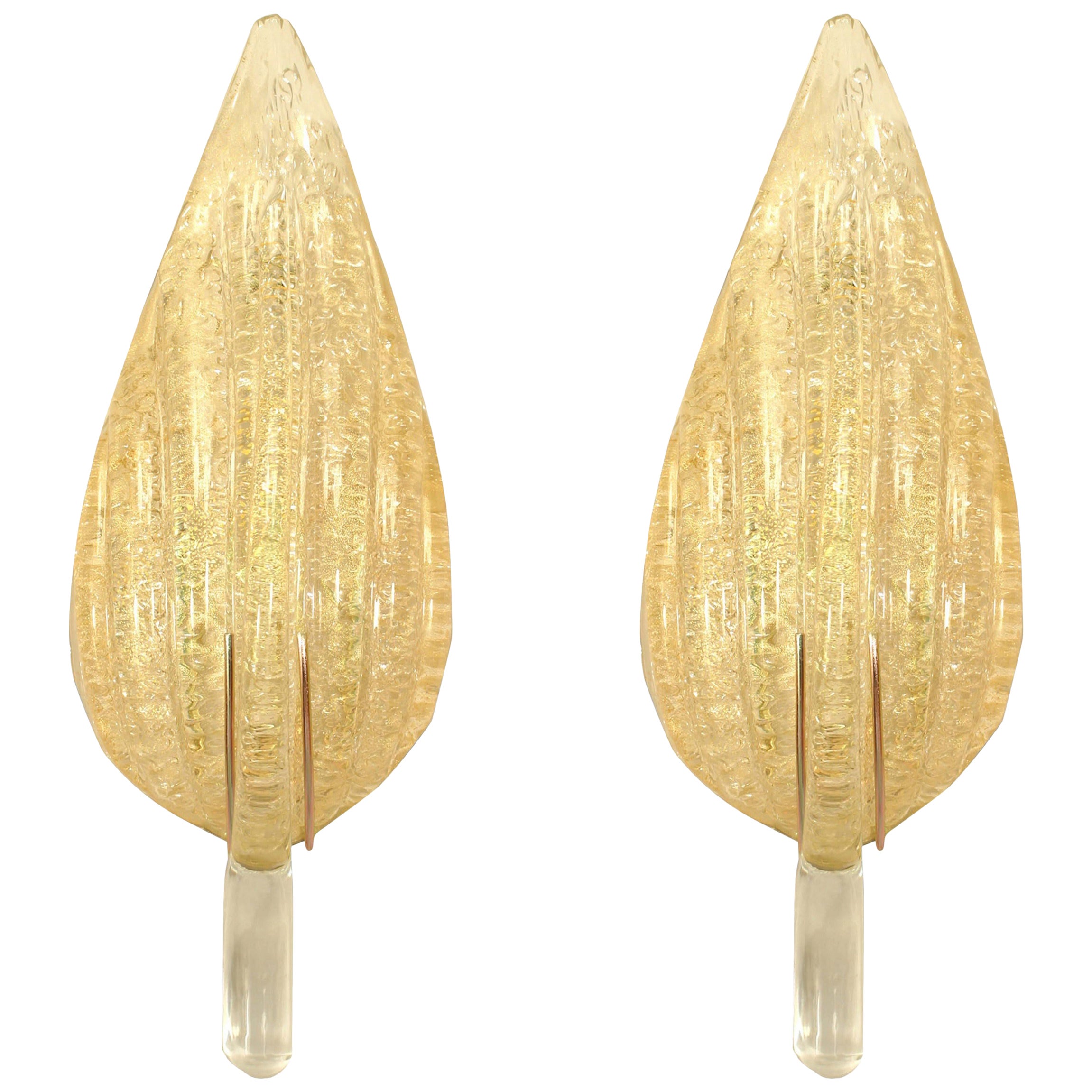 Pareja de apliques italianos de cristal dorado de Murano