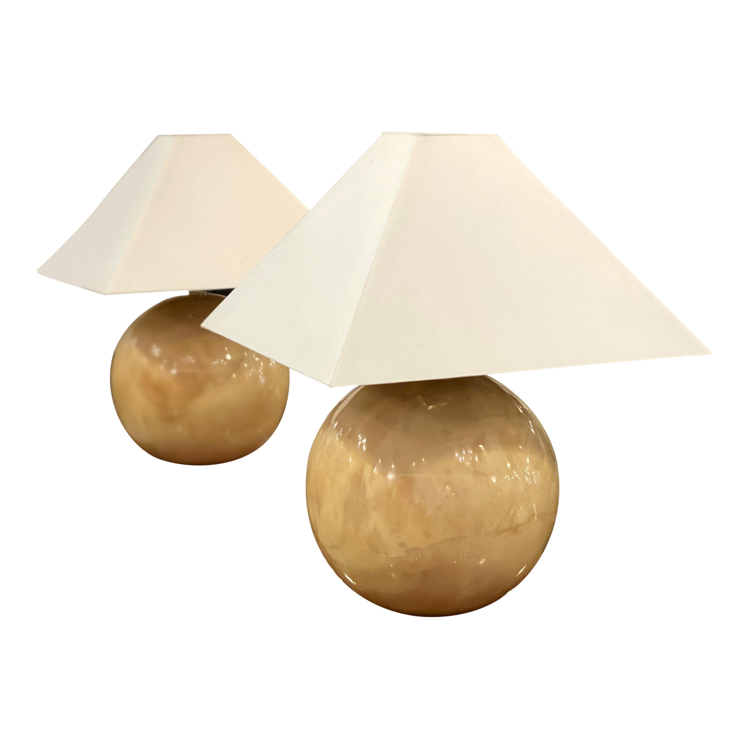Paire de lampes de table sphères en peau de chèvre Citron The Modernity