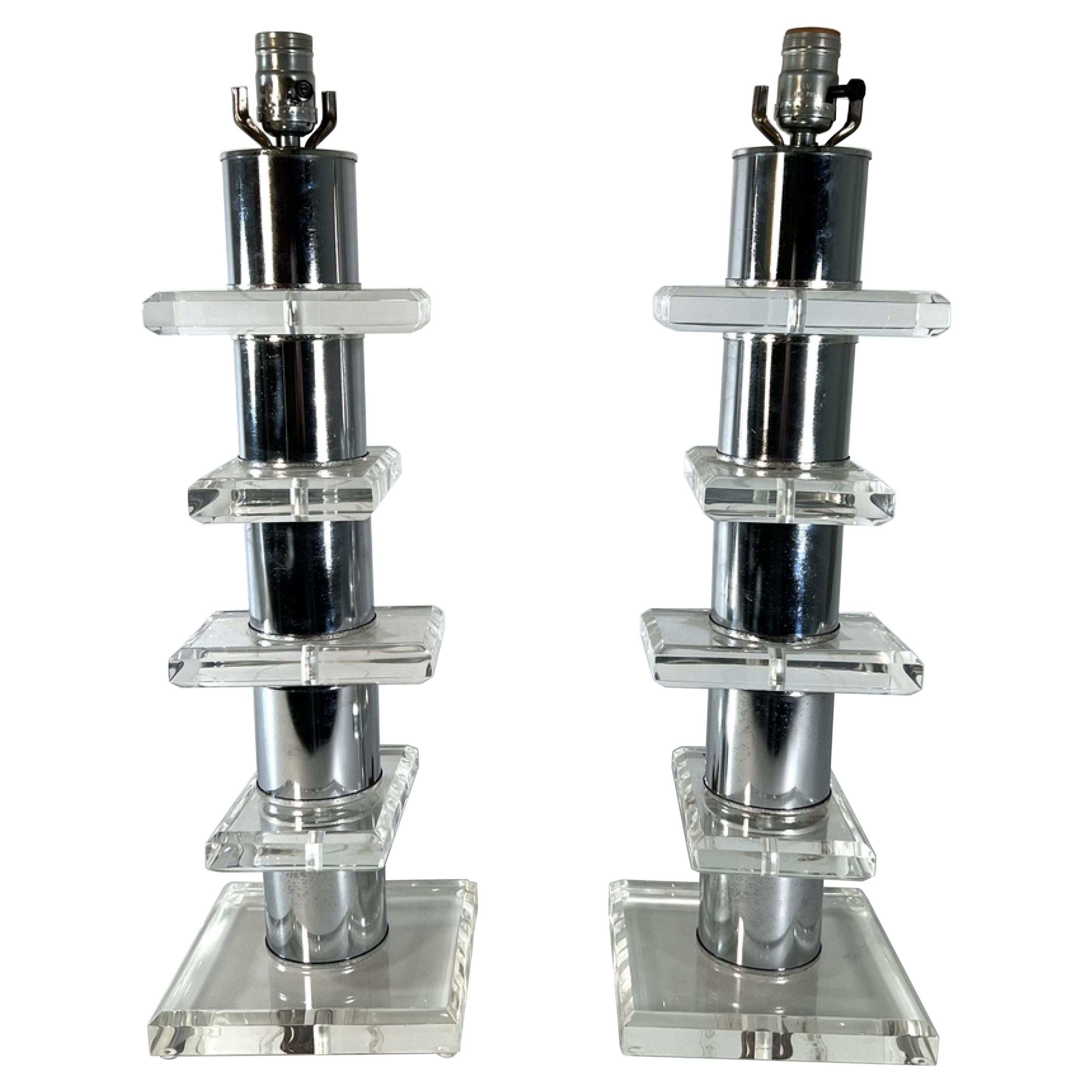 Moderne Tischlampen aus Chrom und Lucite, Paar