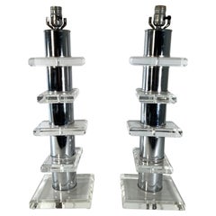 Moderne Tischlampen aus Chrom und Lucite, Paar