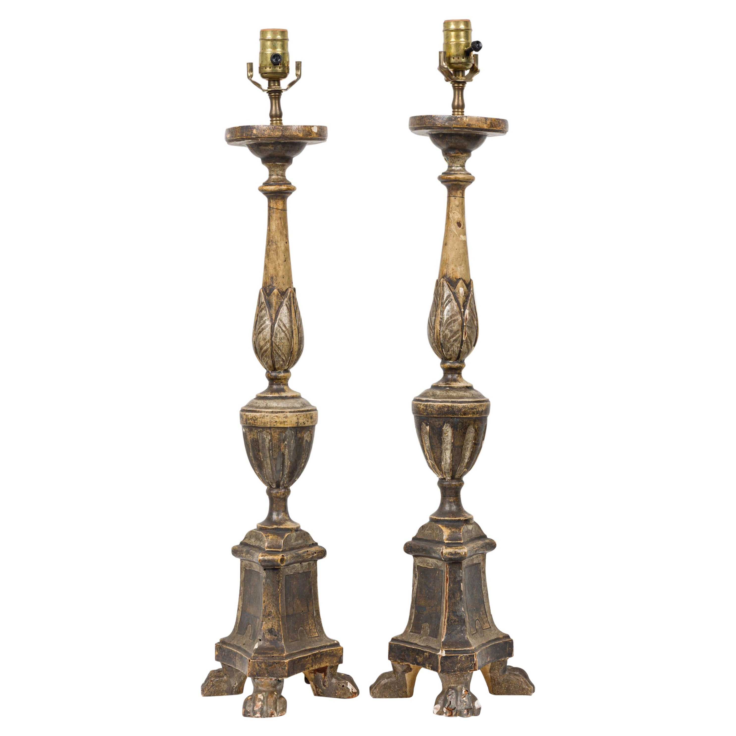 Coppia di lampade da tavolo rococò italiane in legno in vendita