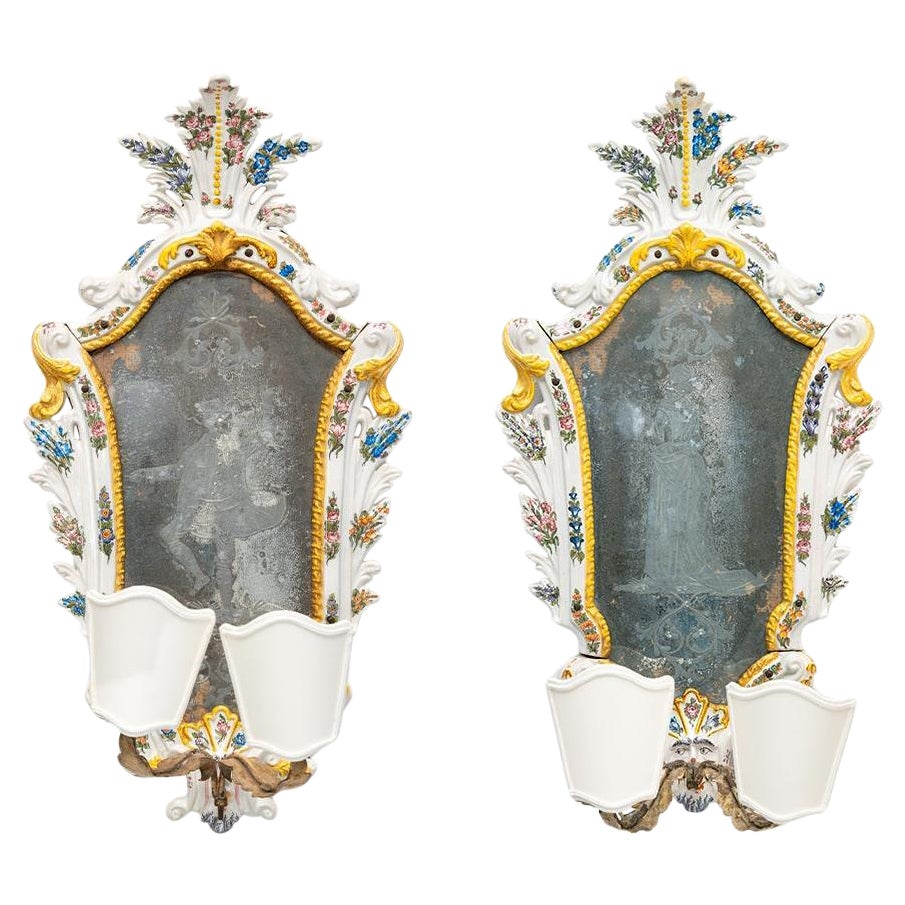 Coppia di specchierine veneziane in maiolica del Settecento