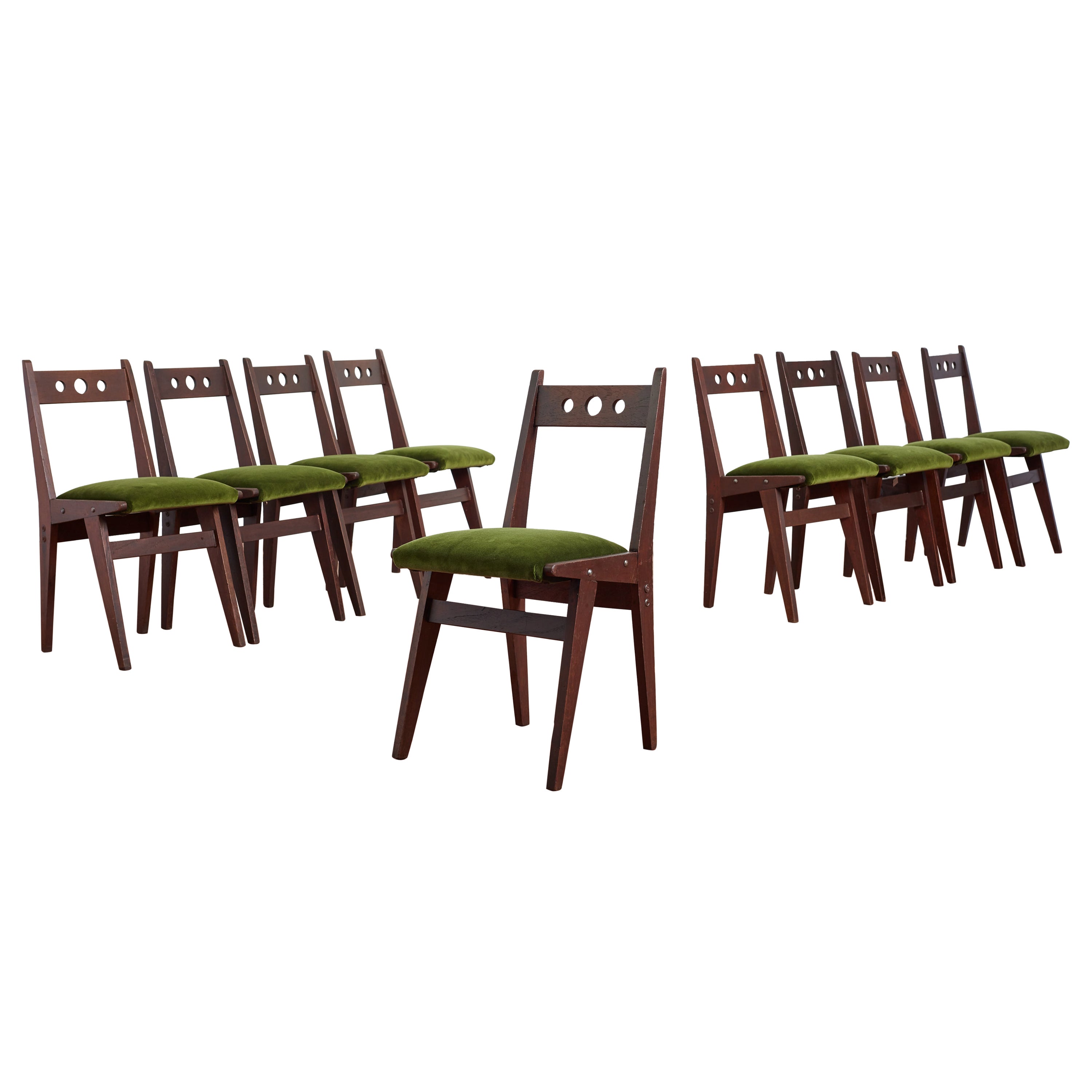 Set di 9 sedie da pranzo in noce italiano con velluto verde in vendita