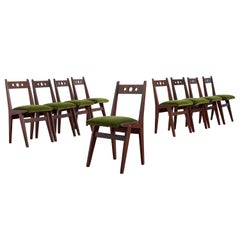 Juego de 9 sillas de comedor de nogal italiano con terciopelo verde