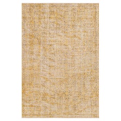 Alfombra vintage Zeki Müren dorada con motivos florales y geométricos de Rug & Kilim