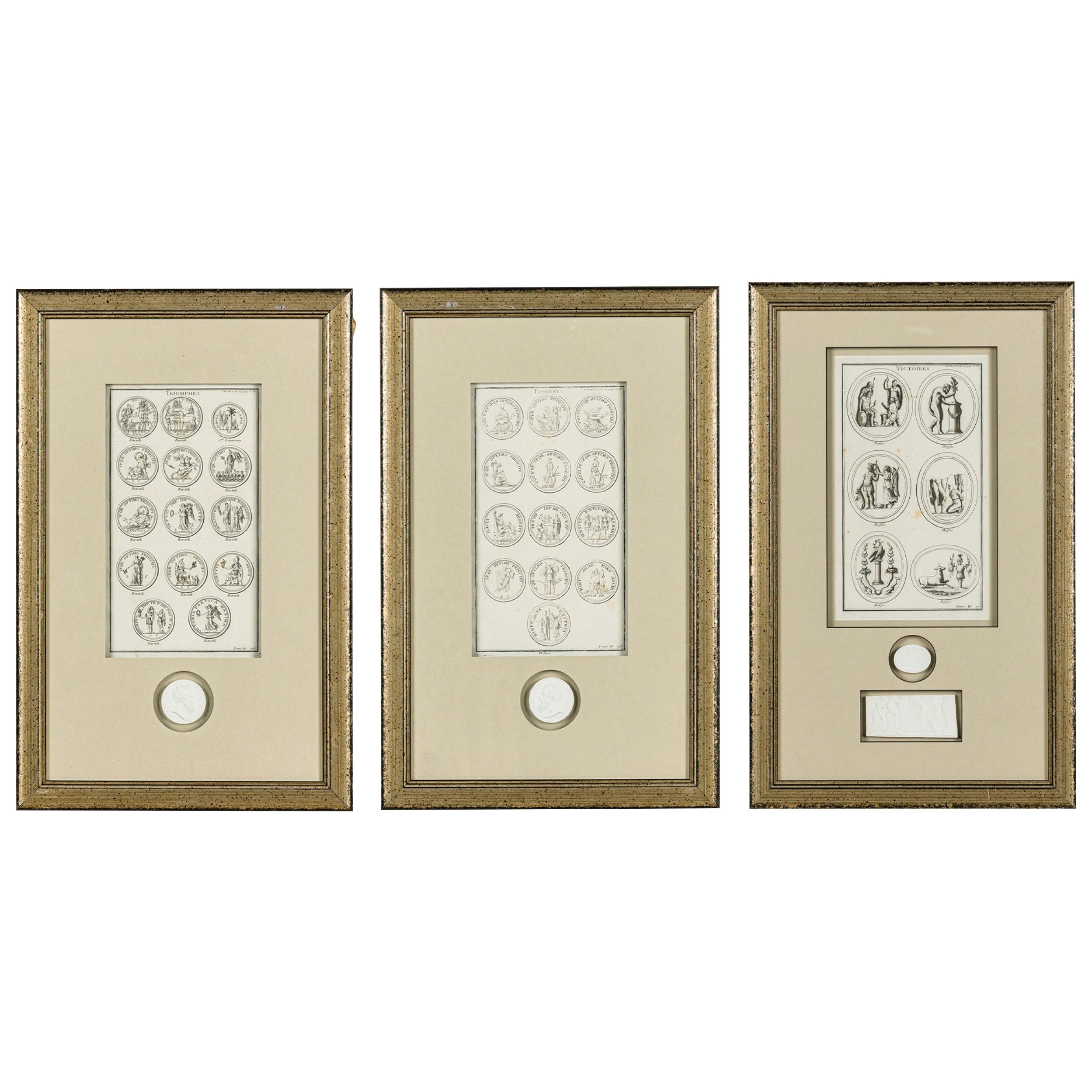 Ensemble de 3 médailles italiennes gravées de style néo-classique avec pièce de monnaie sculptée en blanc