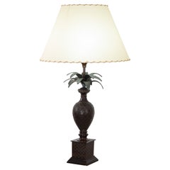 Lampada da tavolo a forma di ananas, bronzo policromo.