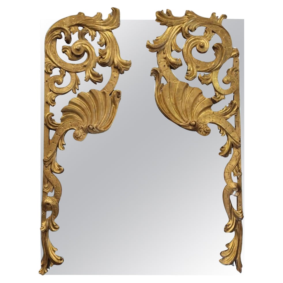 Spanischer Spiegel aus goldenem Holz, hergestellt aus Fragmenten eines Altarbildes, Barock im Angebot