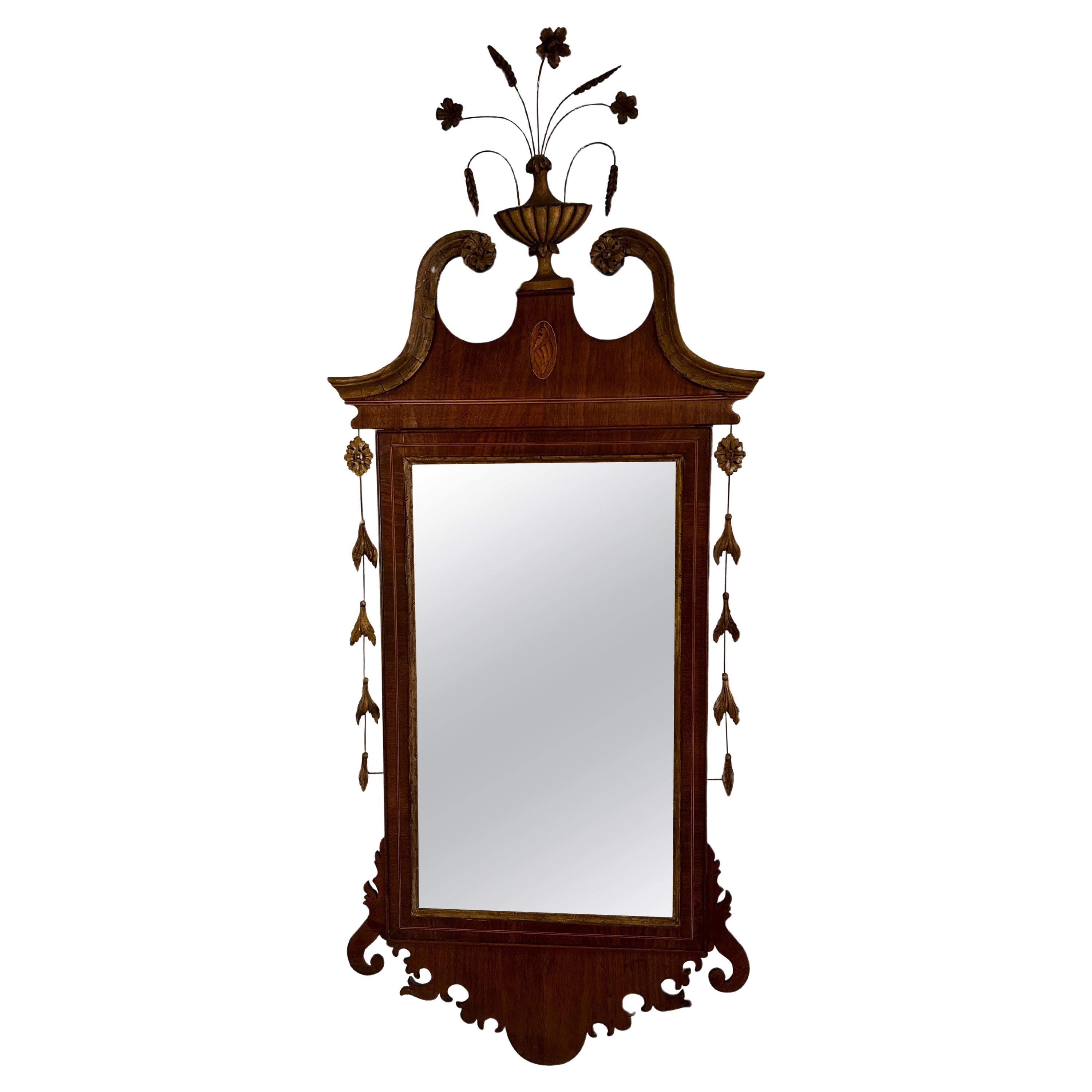 Antique Mirror Chippendale américain en acajou et bois doré