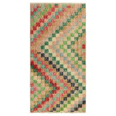 Tappeto vintage Zeki Müren con motivi geometrici policromatici, da Rug & Kilim