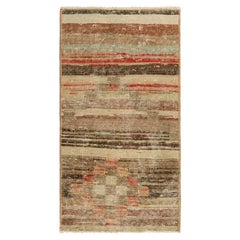 Tapis vintage Zeki Müren à rayures géométriques polychromes, de Rug & Kilim