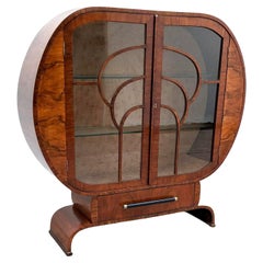 Art Deco Stylish Vitrine Display Cabinet in Walnut, English, 1930s