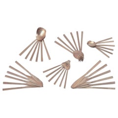 Sigvard Bernadotte „Scanline“ Besteck aus Messing. Tafelservice für sechs Personen. 36 Pieces