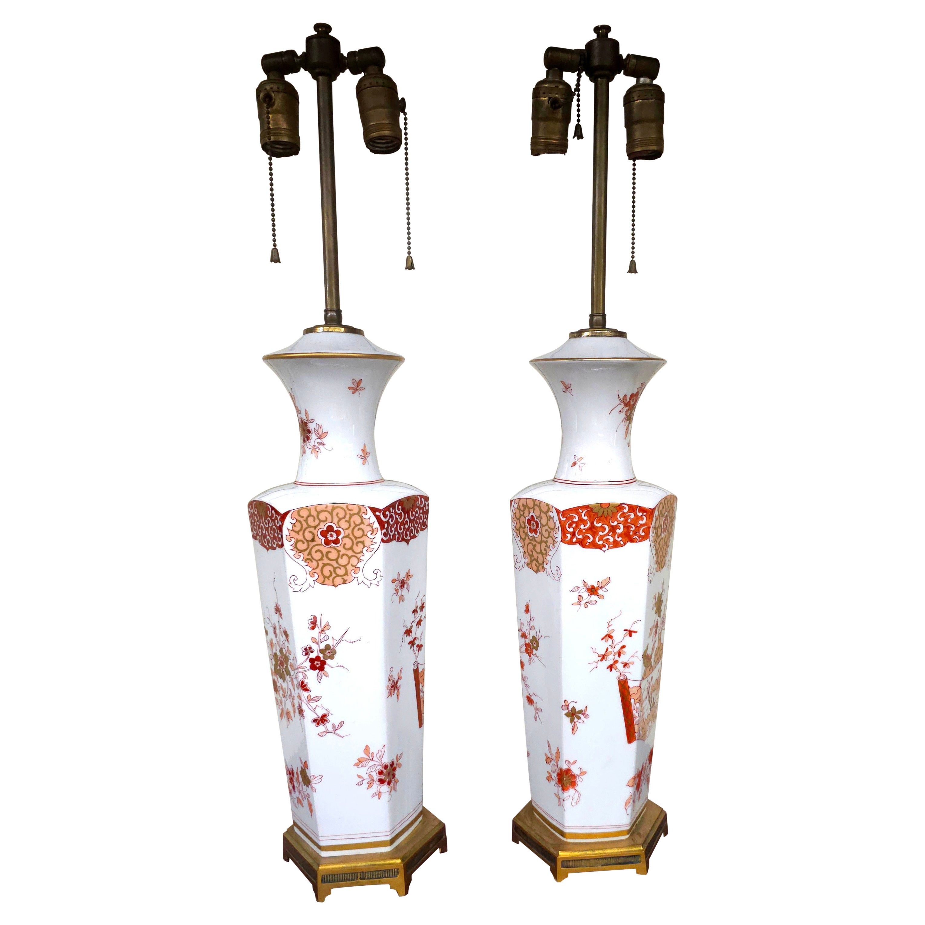 Paar französische Porcelaine de Paris Chinoiserie-Lampen aus den 1940er Jahren