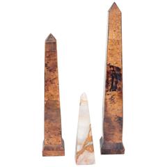 Mid-Century Modernist Set of Three Obelisks in Lacquered Shell and Onyx