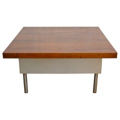 Table basse carrée vintage en noyer et chrome par Maurice Villency