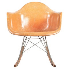 1953 Herman Miller Eames RAR Rocking Arm Chair Fiberglass w/ Shock Mounts (fauteuil à bascule en fibre de verre)