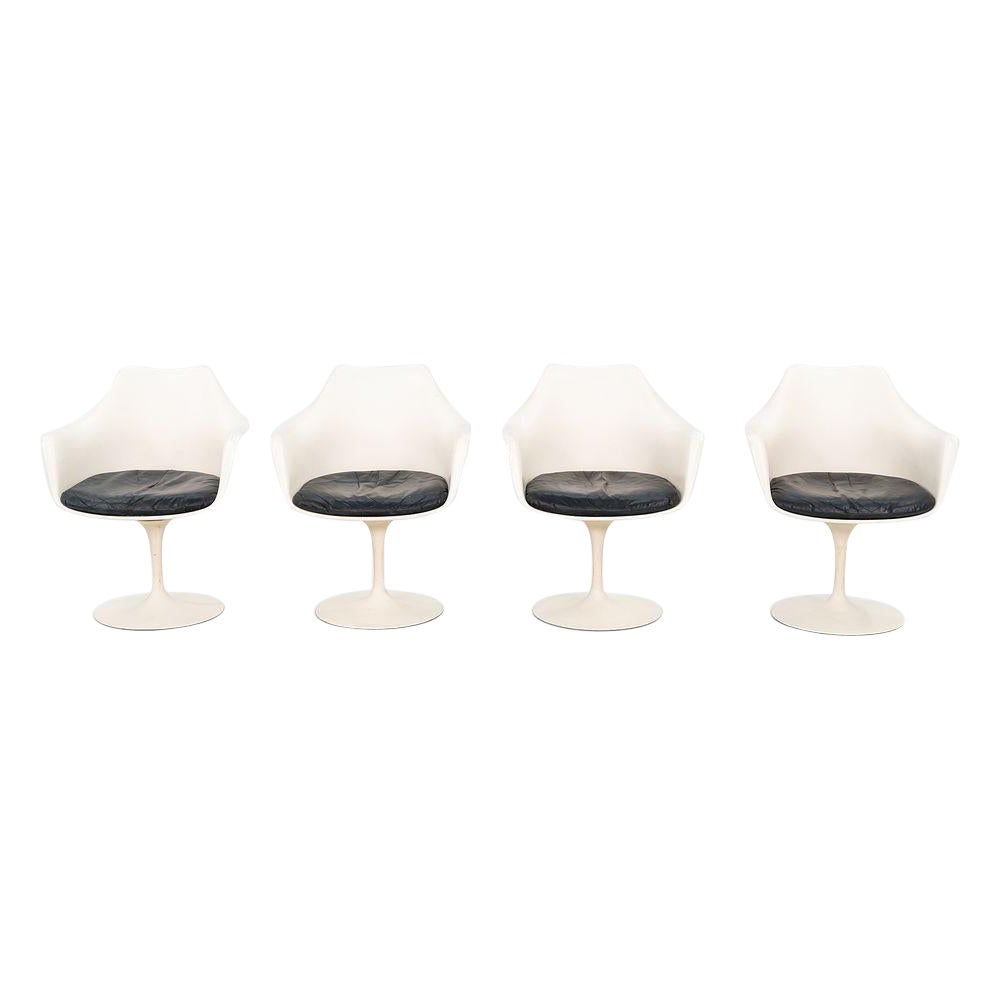 1960s Set of Four Eero Saarinen for Knoll Tulip Pedestal Arm Chairs, Model 150US