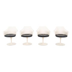 1960s Set of Four Eero Saarinen for Knoll Tulip Pedestal Arm Chairs, Model 150US