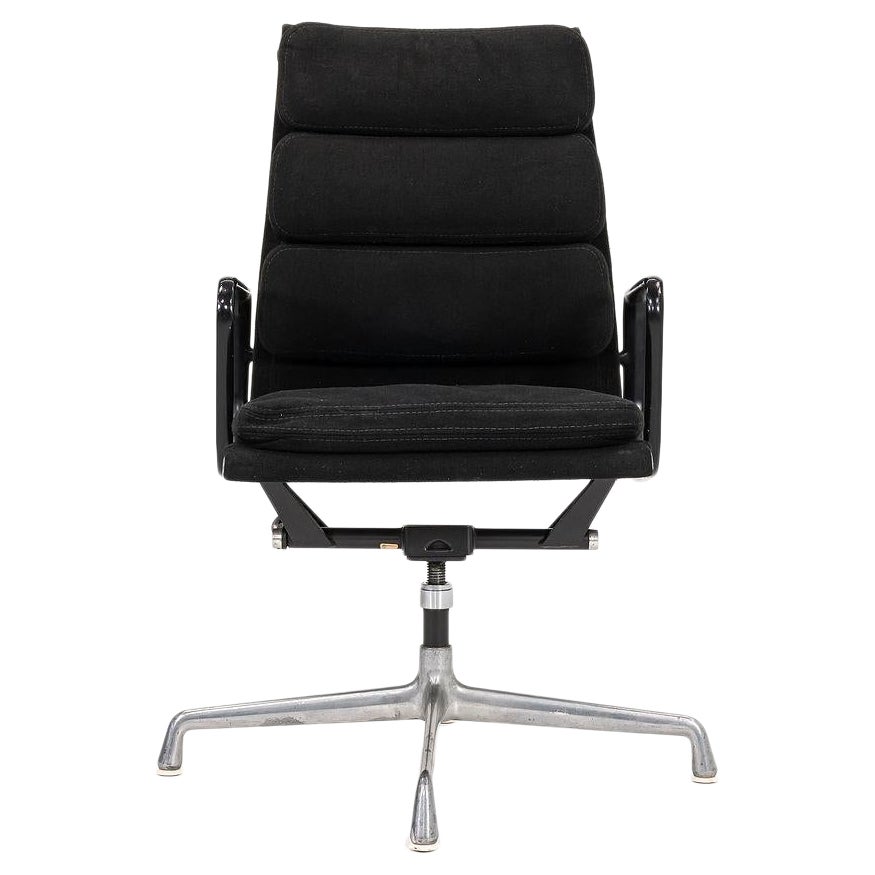 1979 Herman Miller Eames Aluminum Group Soft Pad Executive Desk Chair in Fabric