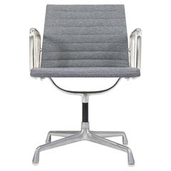 1980s Herman Miller Eames Aluminum Group Side / Desk Chair in Gray/Blue Fabric