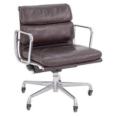 1989 Herman Miller Eames Aluminum Group SoftPad Management Schreibtischstuhl aus Leder