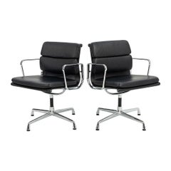 2000 Sillones de dirección Vitra de cuero con base de cornamenta Modelo EA208