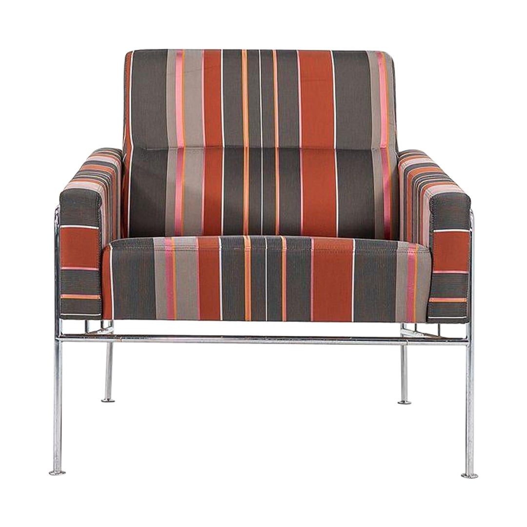 2005 Arne Jacobsen Series 3300 Easy Lounge Chairs en tissu rayé orange-gris