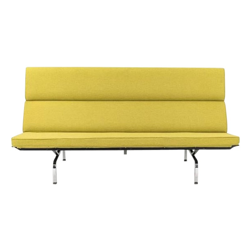 2006 Herman Miller Compact Sofa di Ray and Ray Eames con nuovo tessuto giallo