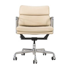 2005 Herman Miller Eames Soft Pad Management-Schreibtischstühle aus elfenbeinfarbenem Leder EA435