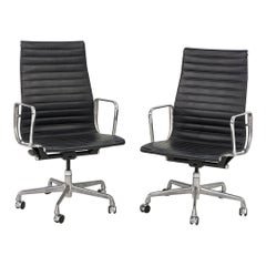 2010 Herman Miller Eames Aluminium Gruppe Schreibtischstühle in Naugahyde
