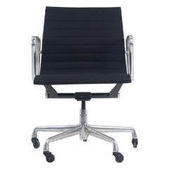 2010s Herman Miller Eames Aluminum Group Management Desk Chair in Fabric