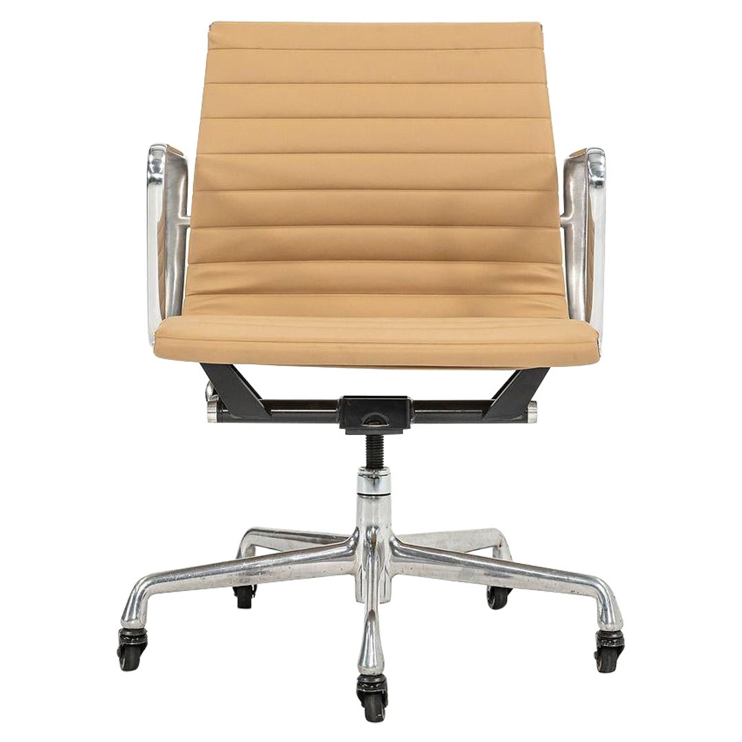 2010s Herman Miller Eames Aluminum Group Management Desk Chair in Tan Naugahyde