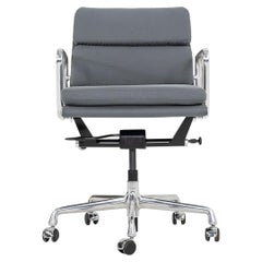 Sedia da scrivania Herman Miller Eames Soft Pad Management in tessuto con pneumatico degli anni 2010