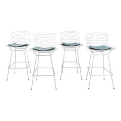 2010s Knoll Bertoia Bar Stools in Satin Chrome with Blue Seats (Tabourets de bar en chrome satiné avec sièges bleus)