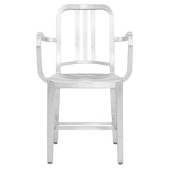Fauteuil de salle à manger Emeco bleu marine 2013 en aluminium brossé, modèle 1006-A