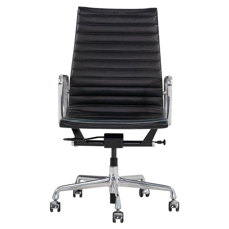 2014 Herman Miller Eames Aluminum Group Executive Desk Chair w/ Pneumatic Base