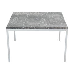 Quadratischer Beistelltisch von Florence Knoll aus Chrom und Grigio Marquina Marmor, 2016