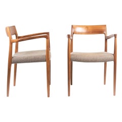2018 Paire de fauteuils modèle 57 en noyer de Niels Otto Moller