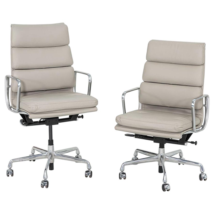2019 Herman Miller Eames Soft Pad Executive Desk Chair in Leather w/ Pneumatic