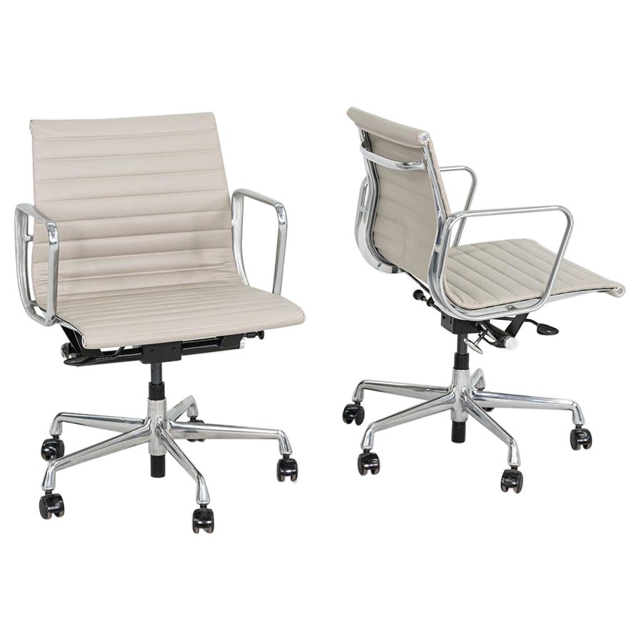 2021 Herman Miller Eames Aluminum Group Management Desk Chairs in Leather