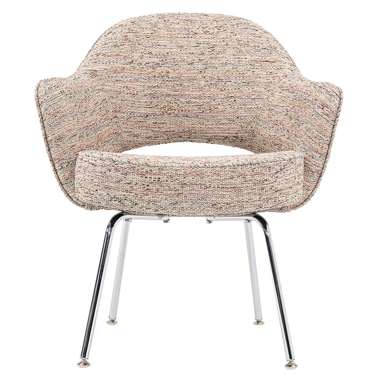 Fauteuil de direction Knoll Saarinen en tissu tweed grège avec pieds en acier 2022 en vente