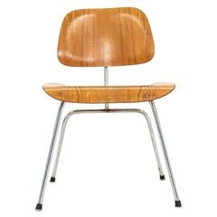 Chaise DCM Charles and Ray Eames pour Herman Miller en frêne calico, vers 1955