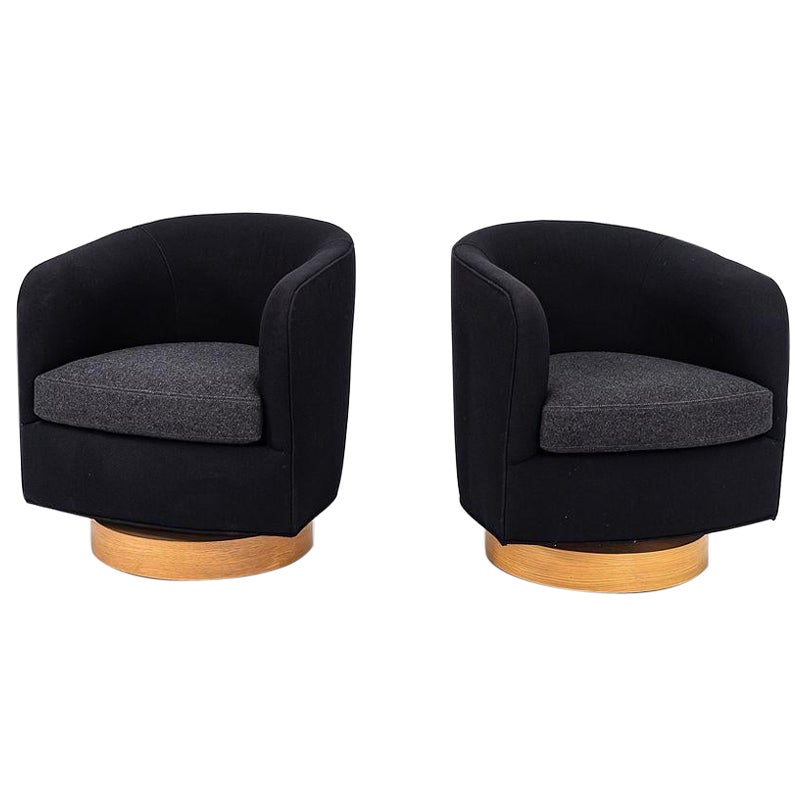 C. 2020 Milo Baughman for Thayer Coffin Papa Roxy Swivel Lounge Chair Fabric For Sale