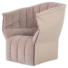 Fauteuil à dossier haut Inga Sempe pour Ligne Roset Moel en velours mastic Harald 3, 2023