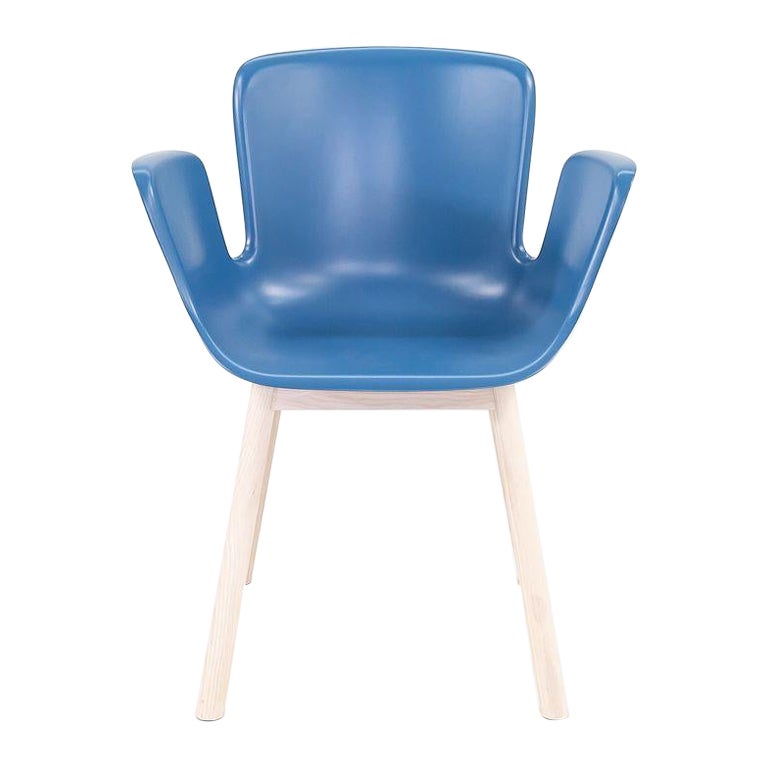 2022 Werner Aisslinger for Cappellini Juli Plastic Chair in Blue with Wood Legs For Sale